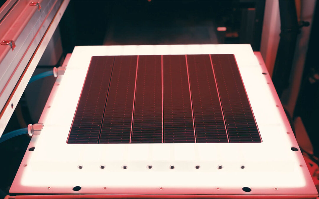 Tesla stellt neue Solarpanele vor: 420 W Leistung, 18 Segmente